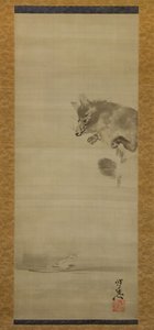Tanuki supikoira katselemassa heijastustaan vedessä, 1800-luvun loppu. tekijältä Kawanabe Kyosai