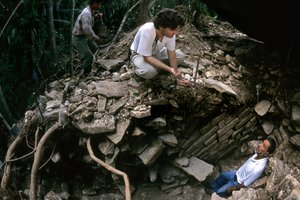 Cancuen, Guatemala, Arthur Demarest, Rudy Larios, Maya, palatsi, klassinen kausi, Peten, 2004 (kuva) tekijältä Kenneth Garrett