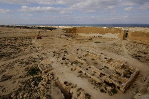 Kleopatra; Egyptin viimeisen kuningattaren etsintä; näyttelyluettelo; sivu 22; Kleopatr..., 2011 (kuva) tekijältä Kenneth Garrett