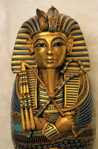 Sisäelinten arkku, Tutankhamon; Näyttely; Luettelo; Uusi valtakunta; Egypti;, 2009 (kuva) tekijältä Kenneth Garrett