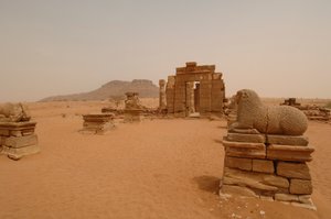 Naga site, Naqa, Ylä-Nubia, nubialainen, muinainen keskus, meroitinen kausi tekijältä Kenneth Garrett