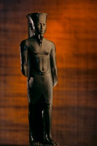 Amunin patsas, jossa Tutankhamonin piirteet, 2009 (kuva) (kuva) tekijältä Kenneth Garrett