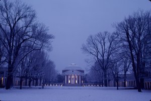 Virginian yliopisto, Charlottesville, VA; Thomas Jeffersonin perustama ja suunnittelema, 2004 (kuva) tekijältä Kenneth Garrett