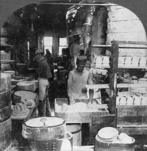 Astioiden poltto Noted Pottery Centressä, Trenton, New Jersey, USA, 1900-luvun alku tekijältä Keystone View Company