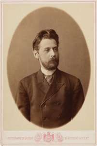 Runoilija Innokenty Annenskyn muotokuva 1856-1909, n. 1890. tekijältä Kiev . Photo studio V. Vysotsky