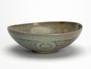Kulho nostureita ja pilviä, n. 1150-1200 (seladon-lasitettu kivitavara) tekijältä Korean School