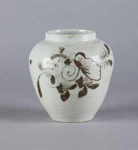 Kukkakuvioitu purkki, Yi-dynastia, 1392-1910 (keraaminen)