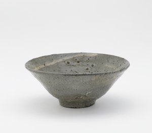 Teekulho, Totoya-tyyppinen, Kyongsang Namdon maakunta, Korea, Chosonin aikakausi, 1500-luvun loppu - 1600-luvun alku (kivitavara harjatulla liukukoristeella maaspaattisen lasitteen alla) tekijältä Korean School