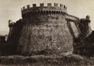 Italia: Castello Sarzanello (b/w kuva) tekijältä Kurt Hielscher