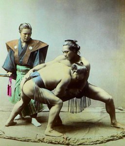 Sumopainijat, n. 1880 (kuva) tekijältä Kusakabe (attr. to) Kimbei