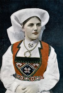 Nainen pukeutunut norjalaiseen kansallispukuun, c1890 tekijältä L Boulanger