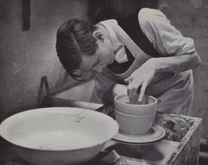 Keramiikka Etonissa (m/w kuva) tekijältä Laszlo Moholy Nagy