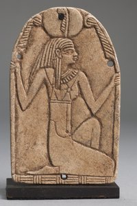 Maatin laatta (fatiikkia) (ks. myös 325655, 325656 ja 325658) tekijältä Late Period Egyptian