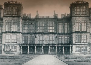 Hardwick Hall, Hänen armonsa paikka Devonshiren herttua, vuodelta 1907 tekijältä Leonard Willoughby