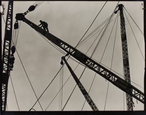Derrick Worker Empire State Buildingillä tekijältä Lewis Wickes Hine