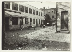 Negro Alley Housing Whites, Washington, D.C. tekijältä Lewis Wickes Hine