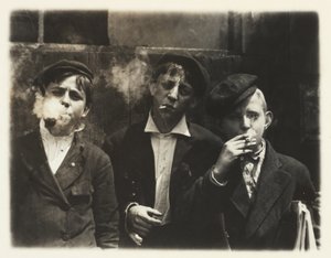Newsies Skeeter Branchissa, St. Louis, Missouri, klo 11.00. tekijältä Lewis Wickes Hine