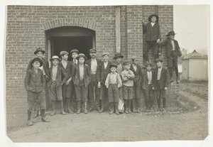 Noon Hour, King Mfg. Co., Augusta, Georgia. tekijältä Lewis Wickes Hine