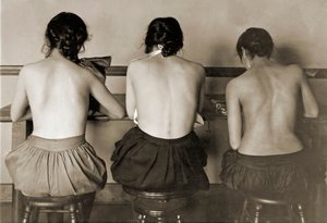 Ompelukonetytöt, n.1917