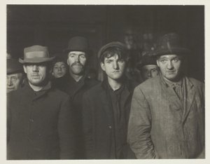 Untitled tekijältä Lewis Wickes Hine