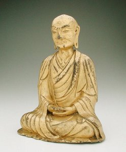 Istuvan lohanin hahmo (kullattua pronssia) tekijältä Liao Dynasty Chinese School
