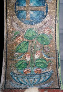 Kukat ja linnut, mosaiikki Panagia Ahiropiitosin tai Panagia Acheiropoietoksen varhaiskristillisessä kirkossa, jota kutsutaan myös Achiropitaksi (jota ei ole luotu ihmiskäsillä), Thessaloniki, Keski-Makedonia, Kreikka, 500-luku (kuva) tekijältä Unbekannt Unbekannt