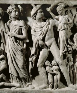 Marmorisarkofagi, Relief, joka kuvaa Prometheuksen myyttiä, yksityiskohtaa, Hermestä ja yhtä Parcaesta tai kohtaloista, Arlesista tekijältä Unbekannt Unbekannt