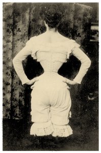 Nainen korsetissa n. 1865 (kuva) tekijältä Unbekannt Unbekannt