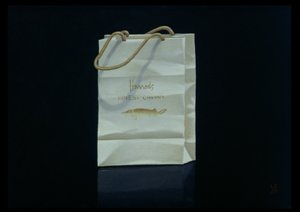 Harrodsin kaviaarilaukku, 1989 tekijältä Lincoln Seligman