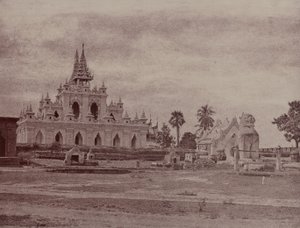 Amerapoora: Sindu Shwe koo Pagoda tekijältä Linnaeus Tripe