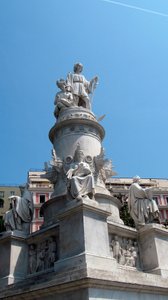 Muistomerkki merenkulkija Christopher Columbuksen (Cristoforo Colombo) kunniaksi. Lorenzo Bartolinin (1777-1850) marmoriveistos. Piazza Acquaverde Genes (Genova) Italia