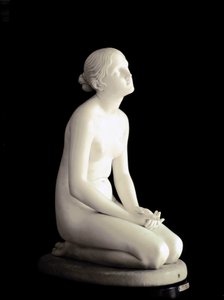 Luota Jumalaan Nuori tyttö polvistuu ja hänen katseensa kääntyy taivaaseen rukouksessa. Lorenzo Bartolinin (1777-1850) marmoriveistos 1835 Dim. 95 cm Milano, Museo Poldi-Pezzoli