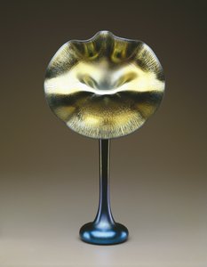Sininen ja kultainen suosikki "Jack-in-the-Pulpit" -maljakko tekijältä Louis Comfort Tiffany