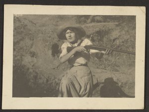 [Florence aseen kanssa] tekijältä Louis Fleckenstein
