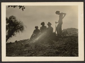 [Group on Hill] tekijältä Louis Fleckenstein