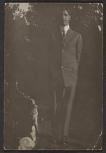[Mies polulla] tekijältä Louis Fleckenstein