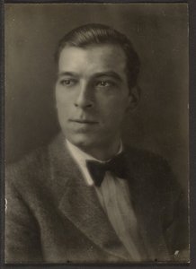 [Nuori mies rusettisolmioineen] tekijältä Louis Fleckenstein