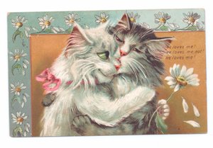 Edvardiaaninen postikortti, jossa kaksi kissaa halaa toisiaan, noin 1910. tekijältä Louis Wain