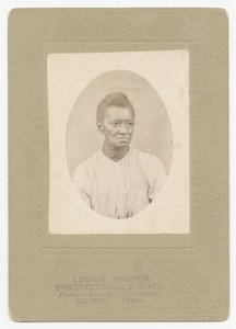 Valokuva naisesta, n. 1910. tekijältä Lucius Harper