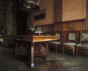 Ruokasali, Casa Nava (1901-1907), Reus - DOMENECH I MONTANER, Lluis (1850-1923). Navasin talo. 1901-1907. ESPANJA. Reus. Navasin talo. Ruokasali, jossa Gaspar Homar i Mesquidan huonekalut. Modernismi. Arkkitehtuuri.