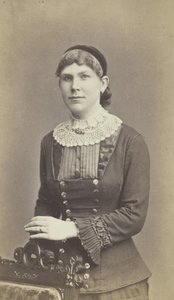 Nimetön istuvan naisen muotokuva, 186581. tekijältä Lyman W. Colby