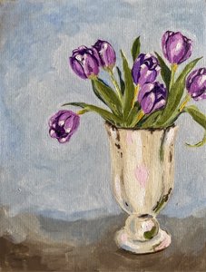 Violetti tulppaani maljakossa