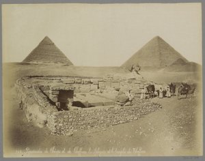 Piramides van Cheops en Chephren, de sfinksi ja tempel van Chefren Cheopsin ja Cheffren Sfinksin pyramidit ja Cheffrenin temppeli (otsikko esineessä)