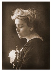 Eleonora Dusen muotokuva, n. 1910 (kuva)