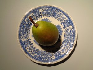 Villeroy ja Boch posliini päärynän kanssa tekijältä Martina Konitzky