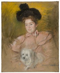 Nainen vadelmapuvussa pitelemässä koiraa, c. 1901. tekijältä Mary Cassatt
