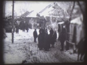 Barbarossa, 2002 (videoprojektori ja simuloitu diaprojektori). tekijältä Mat Collishaw
