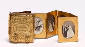 Somebodys Luggage Miniature Wedding Album of Tom Thumb ja Lavinia Warren, c. 1863. tekijältä Mathew B. Brady