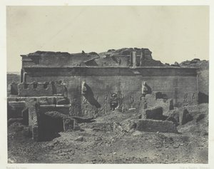 Takajulkisivu, suuri Dendera Teutyresin temppeli, Ylä-Egypti, 184951, painettu 1852. tekijältä Maxime Du Camp