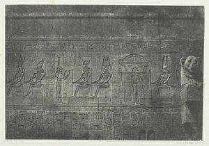 Denderahin suuri temppeli (Teutyres), veistoksia takajulkisivusta; Ylä-Egypti, levy 20 albumista "Egypte, Nubie, Palestine et Syrie" (1852). tekijältä Maxime Du Camp